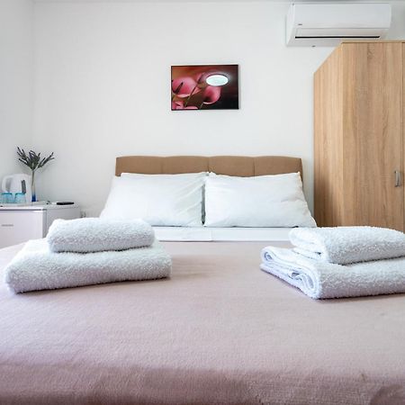 Apartments Glorija เนอุม ห้อง รูปภาพ