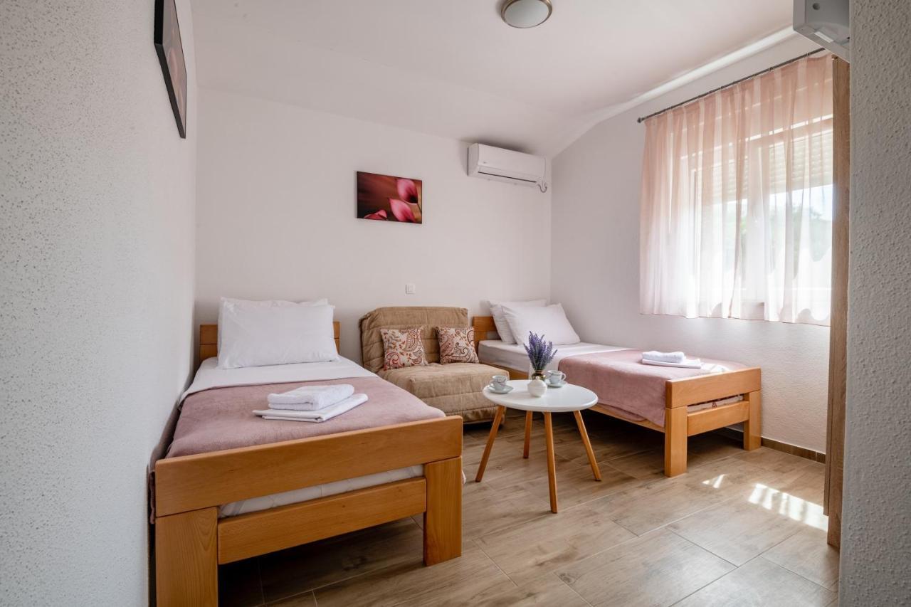 Apartments Glorija เนอุม ภายนอก รูปภาพ