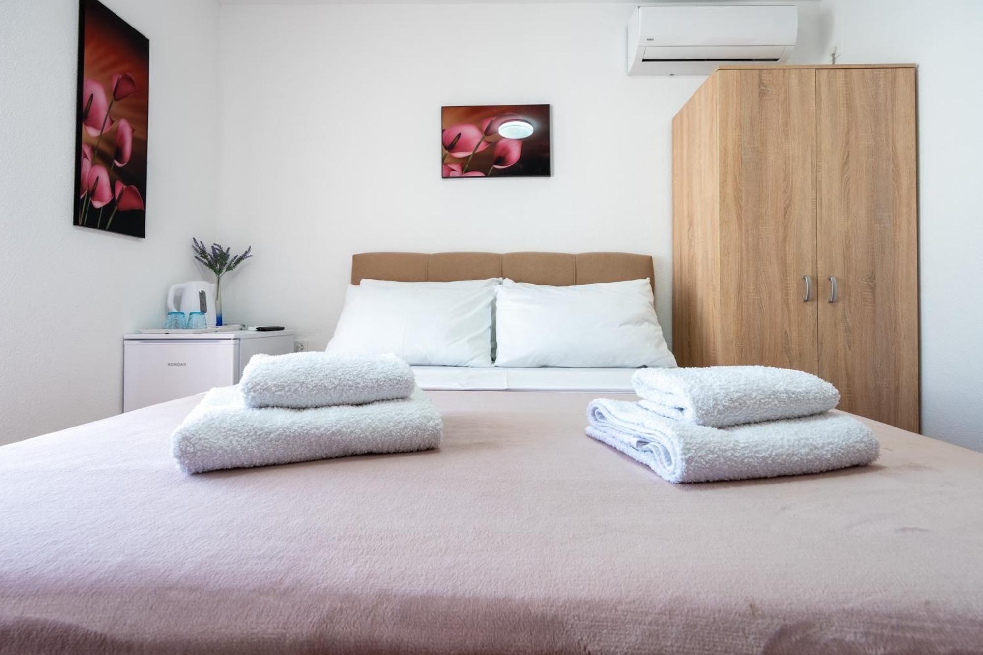 Apartments Glorija เนอุม ห้อง รูปภาพ