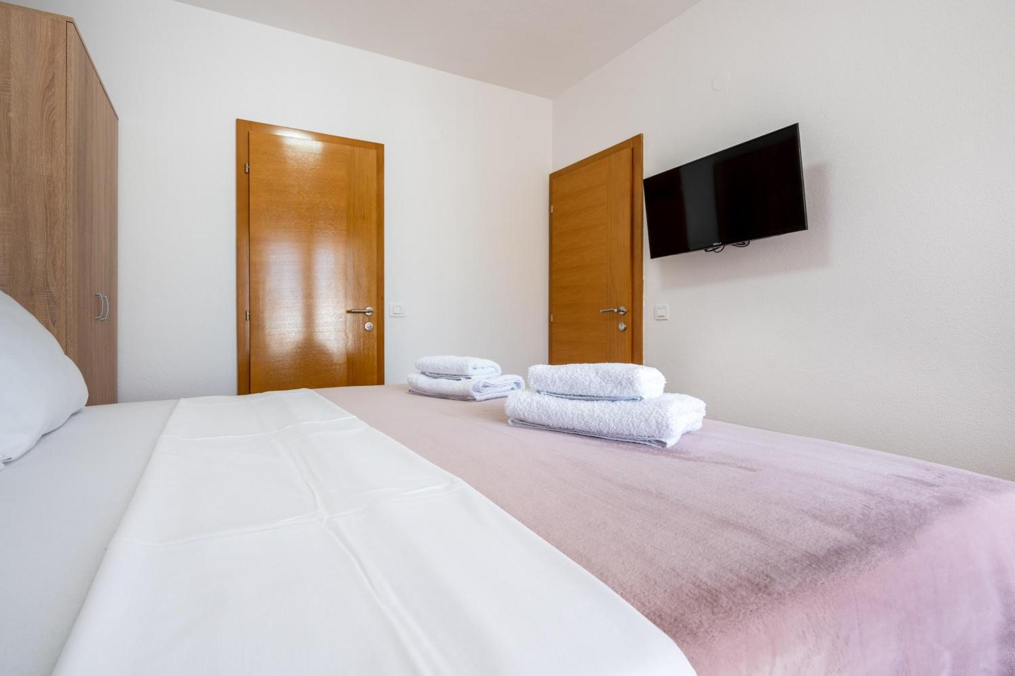 Apartments Glorija เนอุม ห้อง รูปภาพ